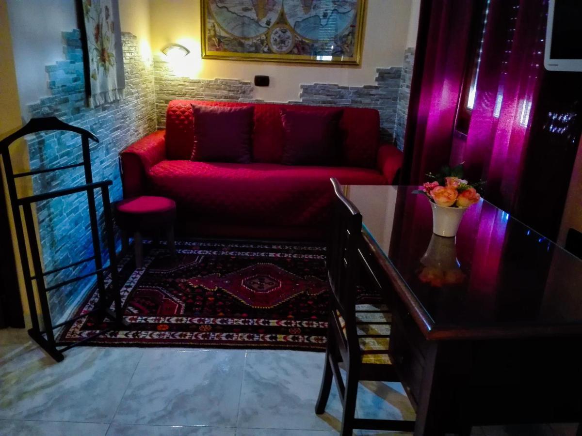 La Rosa - Elegant Rooms Sassari Buitenkant foto