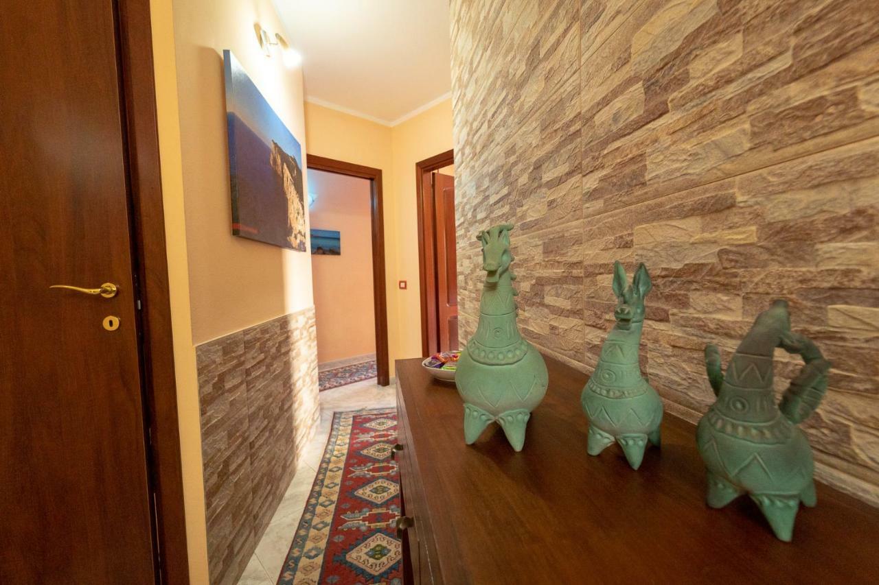 La Rosa - Elegant Rooms Sassari Buitenkant foto