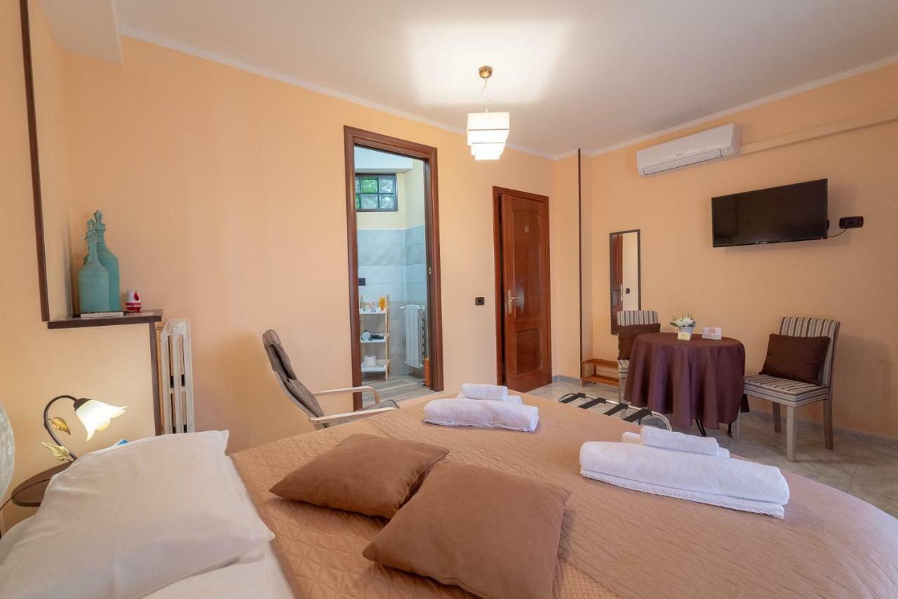 La Rosa - Elegant Rooms Sassari Buitenkant foto