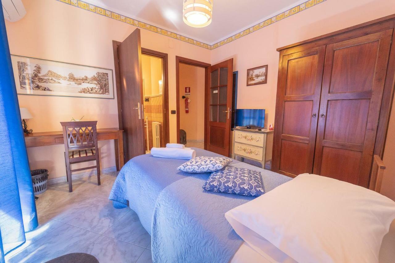 La Rosa - Elegant Rooms Sassari Buitenkant foto