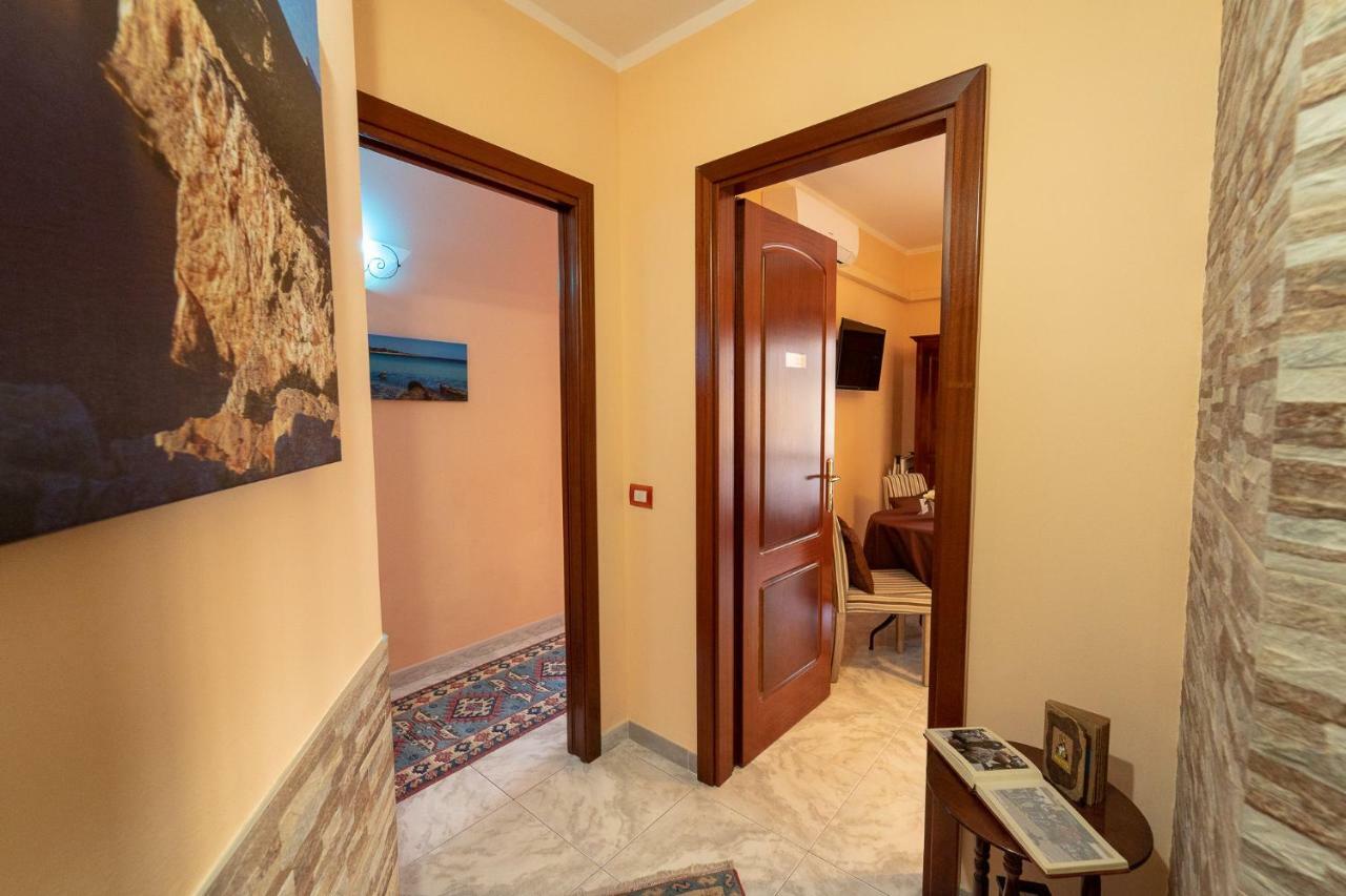 La Rosa - Elegant Rooms Sassari Buitenkant foto