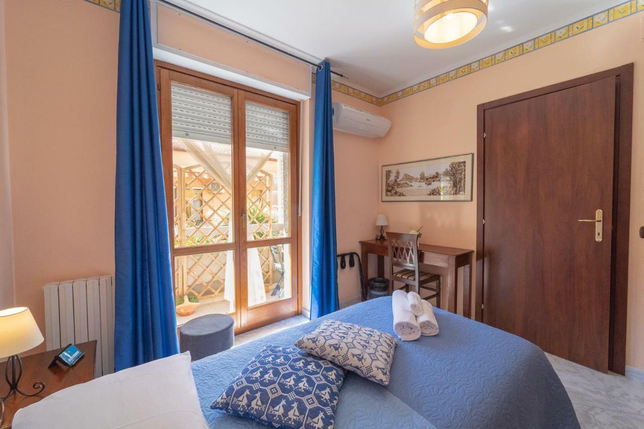La Rosa - Elegant Rooms Sassari Buitenkant foto