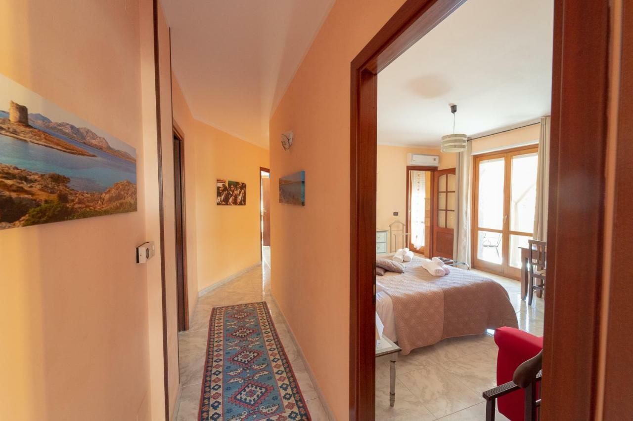 La Rosa - Elegant Rooms Sassari Buitenkant foto