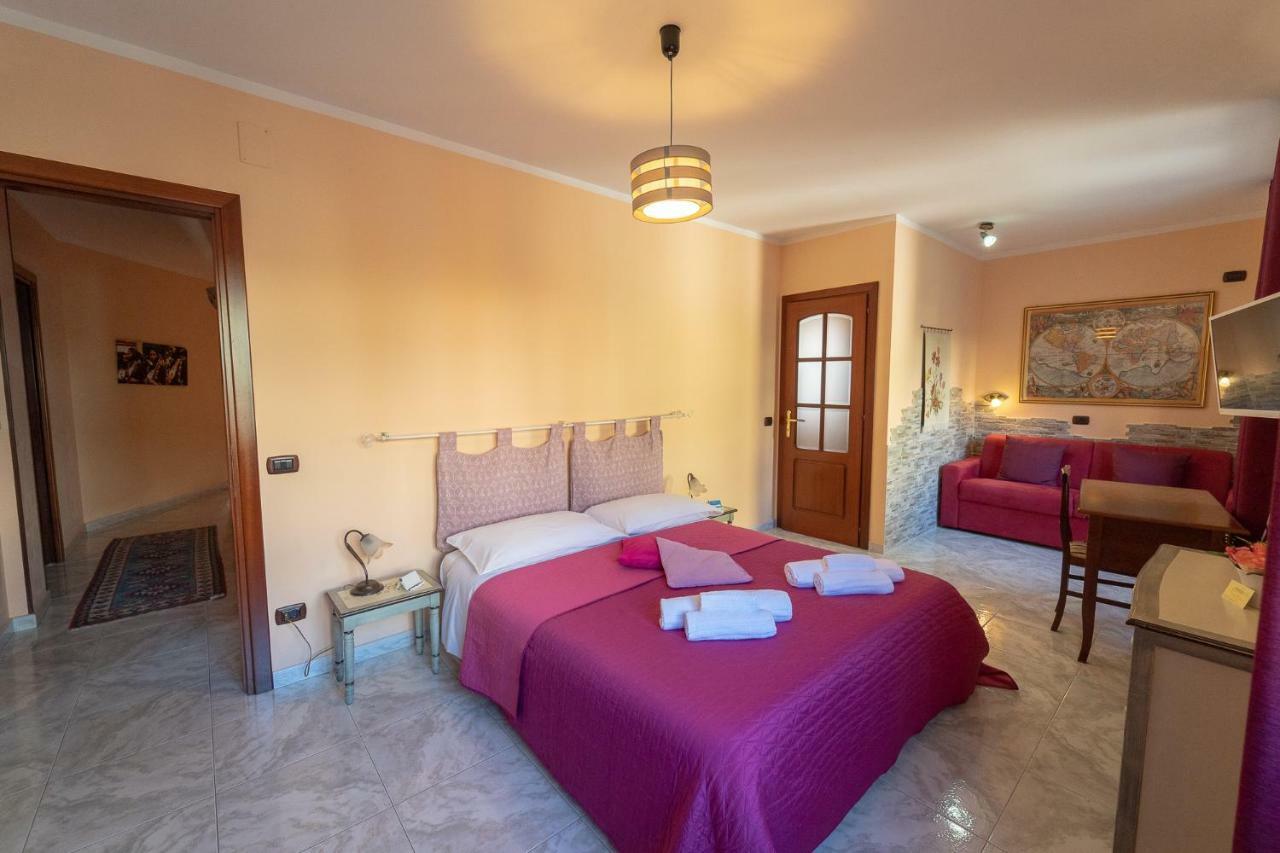 La Rosa - Elegant Rooms Sassari Buitenkant foto