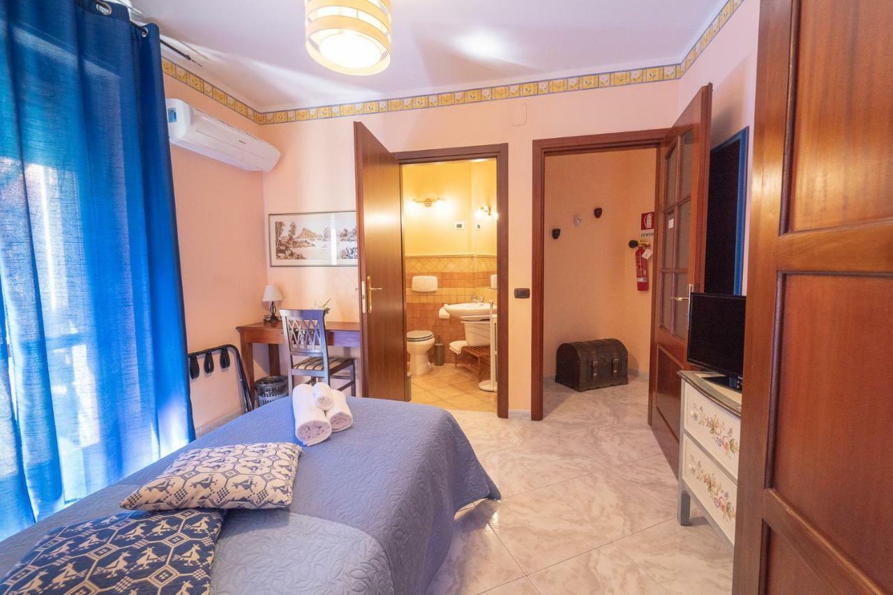 La Rosa - Elegant Rooms Sassari Buitenkant foto
